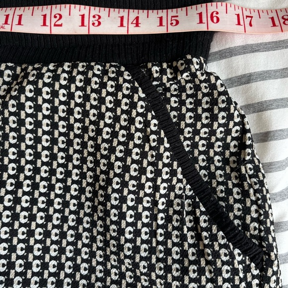 Max Studio Cropped loose wide leg pants. - Picture 7 of 9